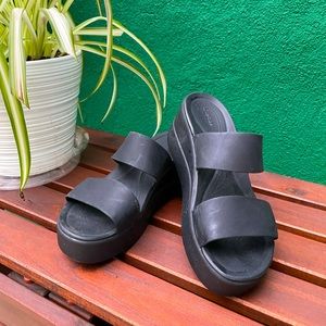 Crocs Brooklyn Mid Wedge